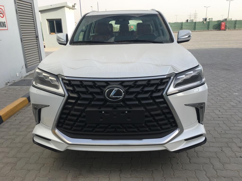 Lexus_LX_570_2021_in_Muscat_1514911_1.jpg